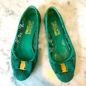 Gorgeous Kelly Green eyelet Ferragamo flats!